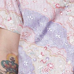 Mr.016 เสื้อเชิ้ตผู้ชายแขนสั้น ลายดอกสีม่วง ผ้า