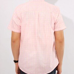 Mr.081 เสื้อเชิ้ตผู้ชายแขนสั้น ลายสก็อตสีชมพู ด้านหลัง