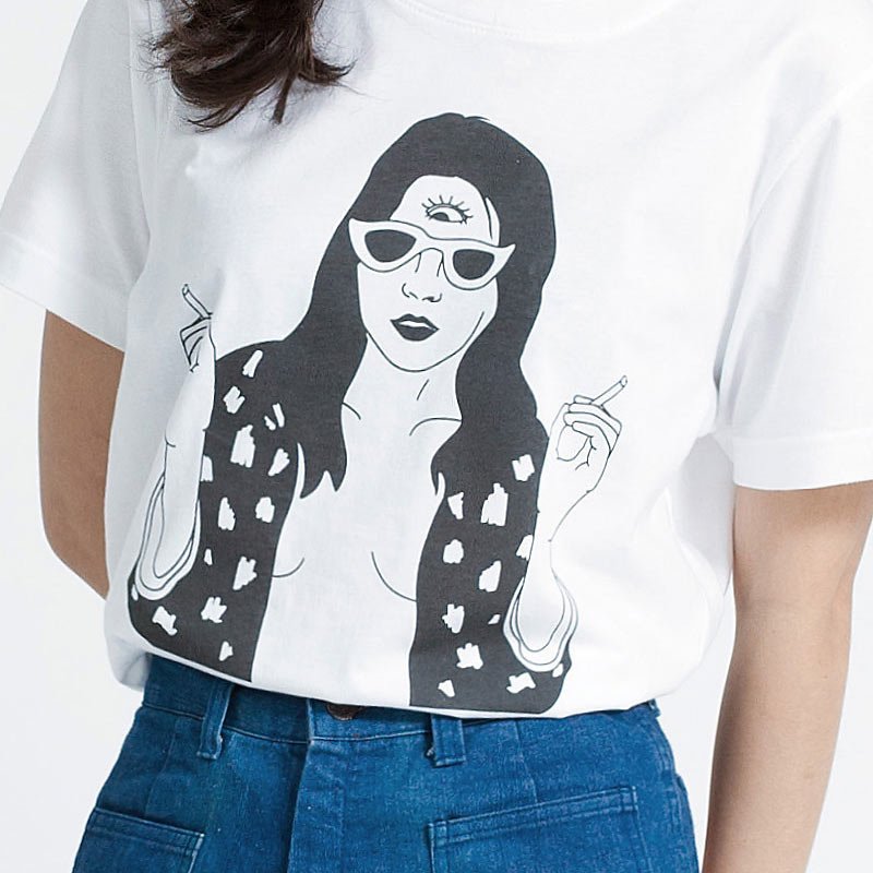 Ts.006 เสื้อยืดผู้หญิงแขนสั้น ลาย Young Nation - Image 2