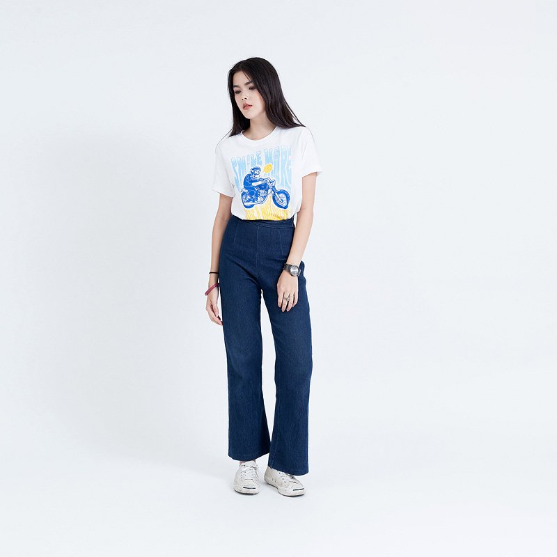 Ts.010 เสื้อยืดผู้หญิงแขนสั้น ลาย Smile Rider - Image 4