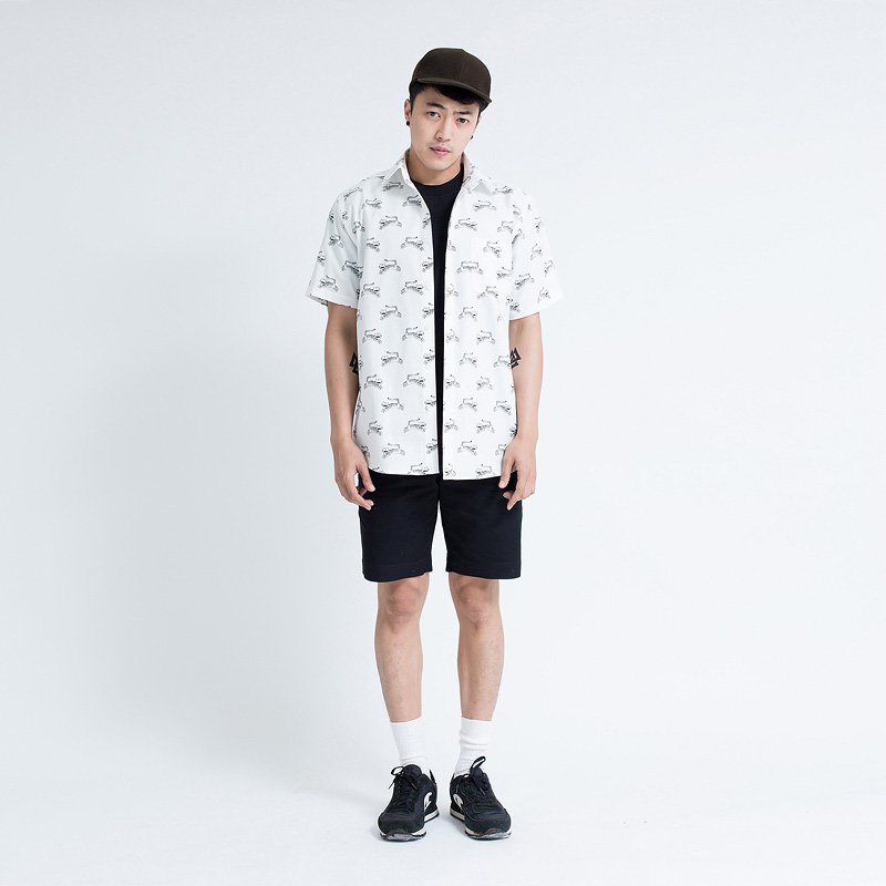 Mr.584 เสื้อเชิ้ตผู้ชายแขนสั้น ลาย Tiny Tiger สีครีม - Image 4