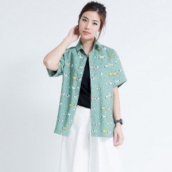 Mr.528 เสื้อเชิ้ตผู้หญิงแขนสั้น ลาย Horse Spring สีเขียวพาสเทล