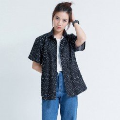 Mr.582 เสื้อเชิ้ตผู้หญิงแขนสั้น ลายจุด Tiny Leaf สีดำ