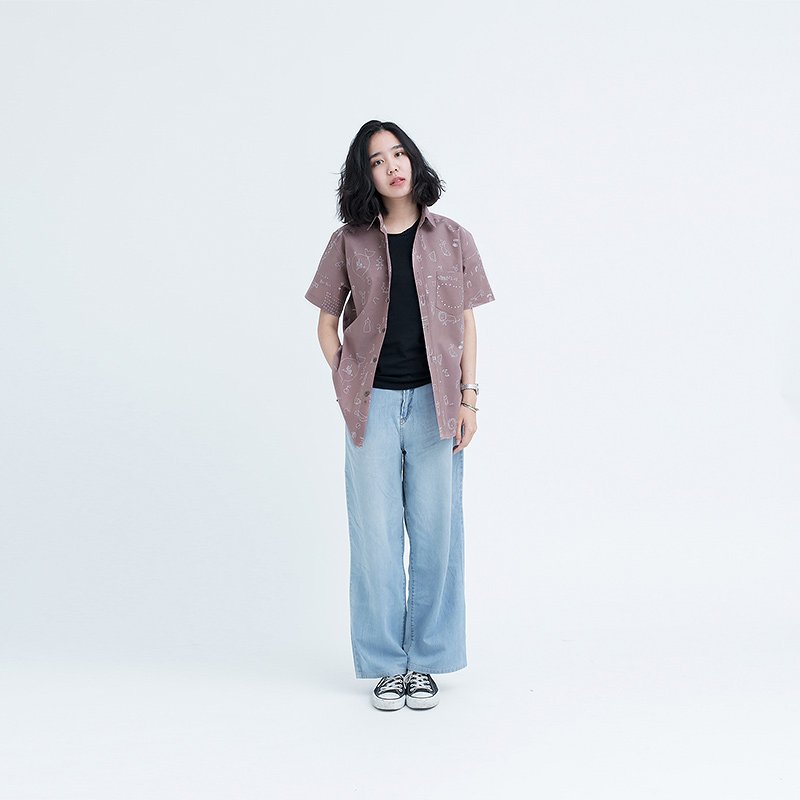 Mr.612 เสื้อเชิ้ตผู้หญิงแขนสั้น ลาย Doodle Club สีน้ำตาล - Image 4