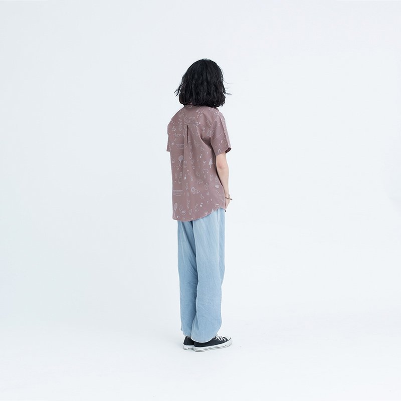 Mr.612 เสื้อเชิ้ตผู้หญิงแขนสั้น ลาย Doodle Club สีน้ำตาล - Image 5