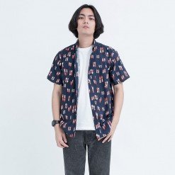 Mr.617 เสื้อเชิ้ตผู้ชายแขนสั้น ลายจุด Hands Up!  สีน้ำเงินเข้ม