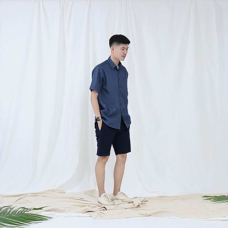 Mr.628 เสื้อเชิ้ตผู้ชายแขนสั้น พื้นเรียบสี Washed Navy น้ำเงินเข้ม - Image 4