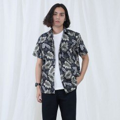 Mr.645 เสื้อเชิ้ตผู้ชายแขนสั้น ลายฮาวาย Monochrome Leaf สีดำ