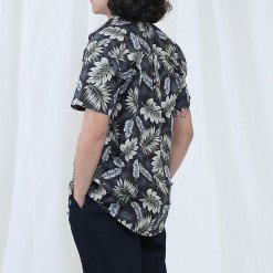 Alternative view of Mr.645 เสื้อเชิ้ตผู้ชายแขนสั้น ลายฮาวาย Monochrome Leaf สีดำ