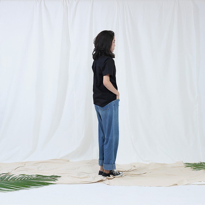 Mr.629 เสื้อเชิ้ตผู้หญิงแขนสั้น พื้นเรียบสี Super Black ดำ - Image 5