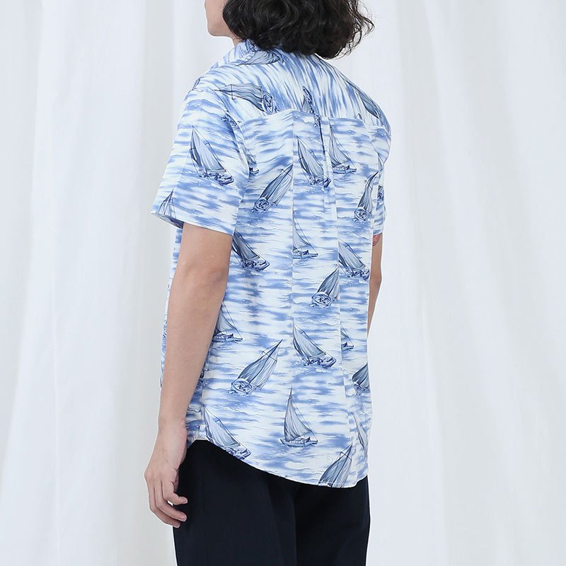 Mr.666 เสื้อเชิ้ตผู้ชายแขนสั้น ลาย Sailing Storm สีฟ้า - Image 2
