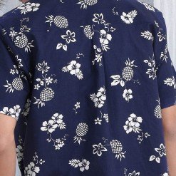 Mr.686 เสื้อเชิ้ตผู้ชายแขนสั้น ลายฮาวาย Pineapple Toss สีน้ำเงินเข้ม - Image 3