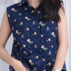 Alternative view of Mr.697 เสื้อเชิ้ตผู้หญิงแขนกุด ทรง Crop ลายจุด Dotty Flower สีน้ำเงินเข้ม