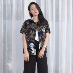 Mr.712 เสื้อเชิ้ตผู้หญิงแขนสั้น ลายฮาวาย Moonlight รูปนกกระสาญี่ปุ่น สีน้ำเงินเข้ม