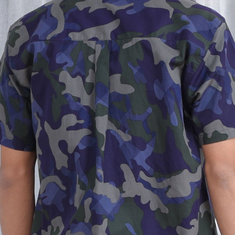Mr.690 เสื้อเชิ้ตผู้ชายแขนสั้น ลายพราง Camo Stripe สีม่วงเขียว - Image 3