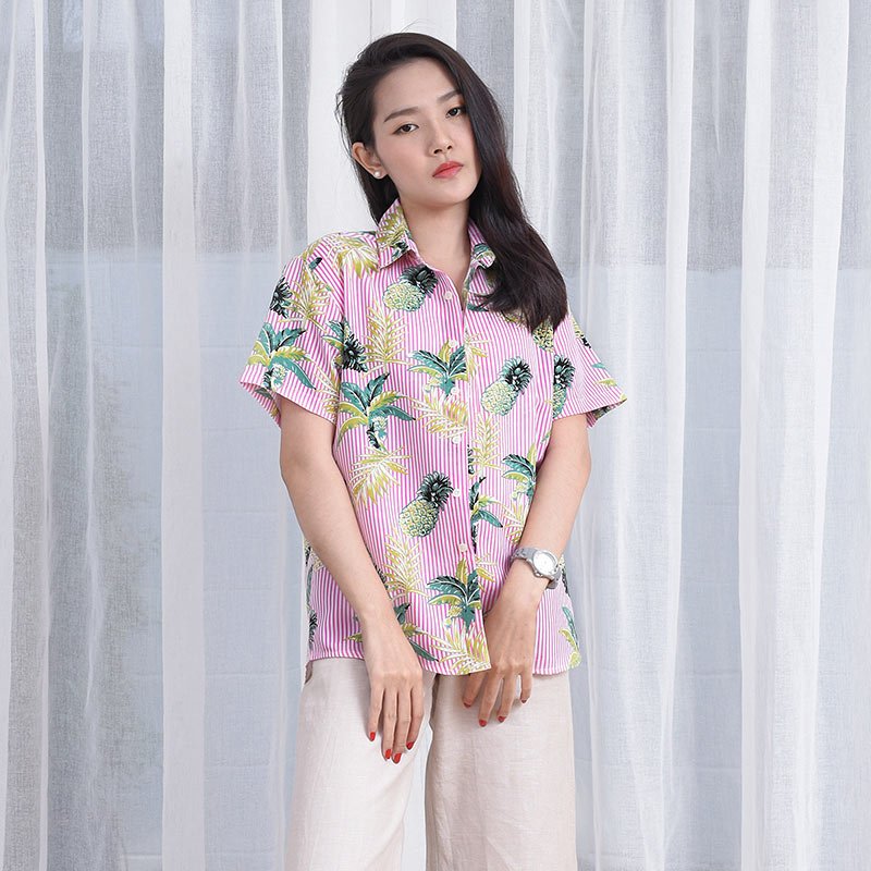 Mr.695 เสื้อเชิ้ตผู้หญิงแขนสั้น ลายทางฮาวาย Pink Pineapple สีขาวชมพู