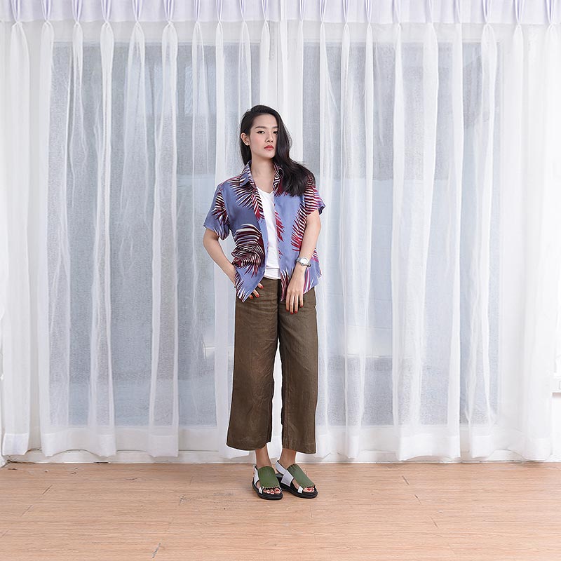 Mr.696 เสื้อเชิ้ตผู้หญิงแขนสั้น ลายฮาวาย Red Leaves สีแดงพื้นสีม่วง - Image 4