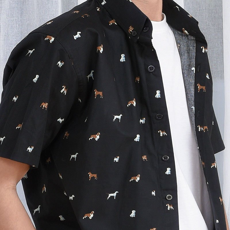 Mr.685 เสื้อเชิ้ตผู้ชายแขนสั้น ลายจุด Doggy Dot สีดำ - Image 3