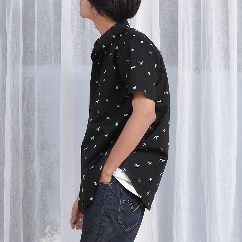 Mr.685 เสื้อเชิ้ตผู้ชายแขนสั้น ลายจุด Doggy Dot สีดำ - Image 2