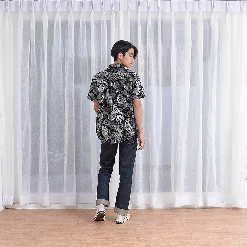 Mr.706 เสื้อเชิ้ตผู้ชายแขนสั้น ลาย Black Leaves สีดำ - Image 5