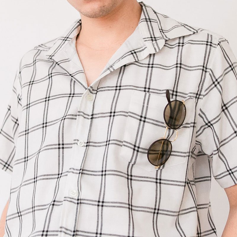 Mr.725 เสื้อเชิ้ตผู้ชายแขนสั้น ลายตาราง Plaid Off White สีขาว - Image 5