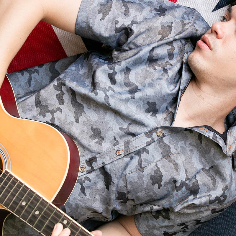 Mr.747 เสื้อเชิ้ตผู้ชายแขนสั้น ผ้ายีนส์ลายพราง CAMO สีเทา - Image 4