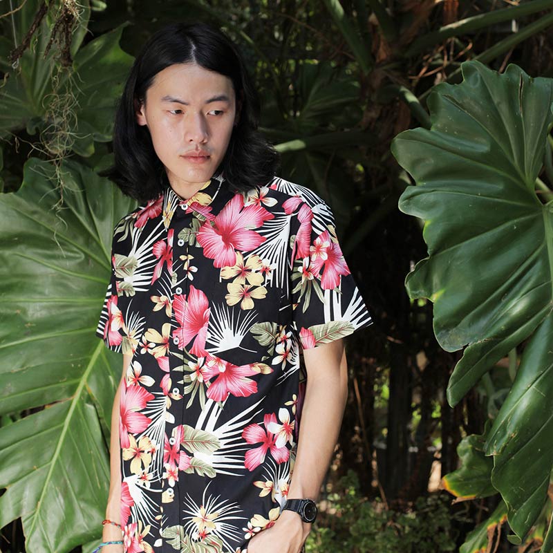 Mr.177 เสื้อเชิ้ตผู้ชายแขนสั้น ลายดอกญี่ปุ่นสีดำ - Image 3