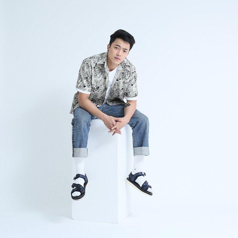 Mr.524 เสื้อเชิ้ตผู้ชายแขนสั้น ลาย Dragon Maze สีครีม - Image 3