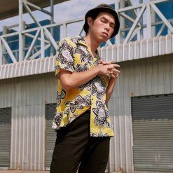 Alternative view of YMS-008 เสื้อเชิ้ตทรงฮาวายผู้ชาย ลายดอก Hawaii Sunflower สีเหลือง