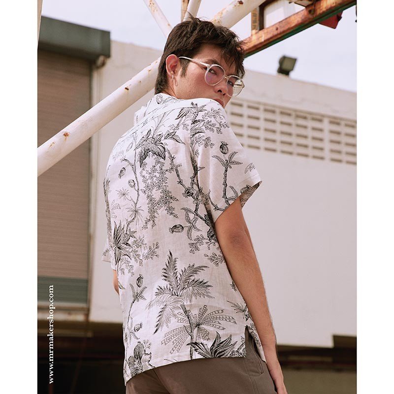 YMS-009 เสื้อเชิ้ตทรงฮาวายผู้ชาย ลายดอก Darjeeling Linen Floral สีเทาอ่อน - Image 3