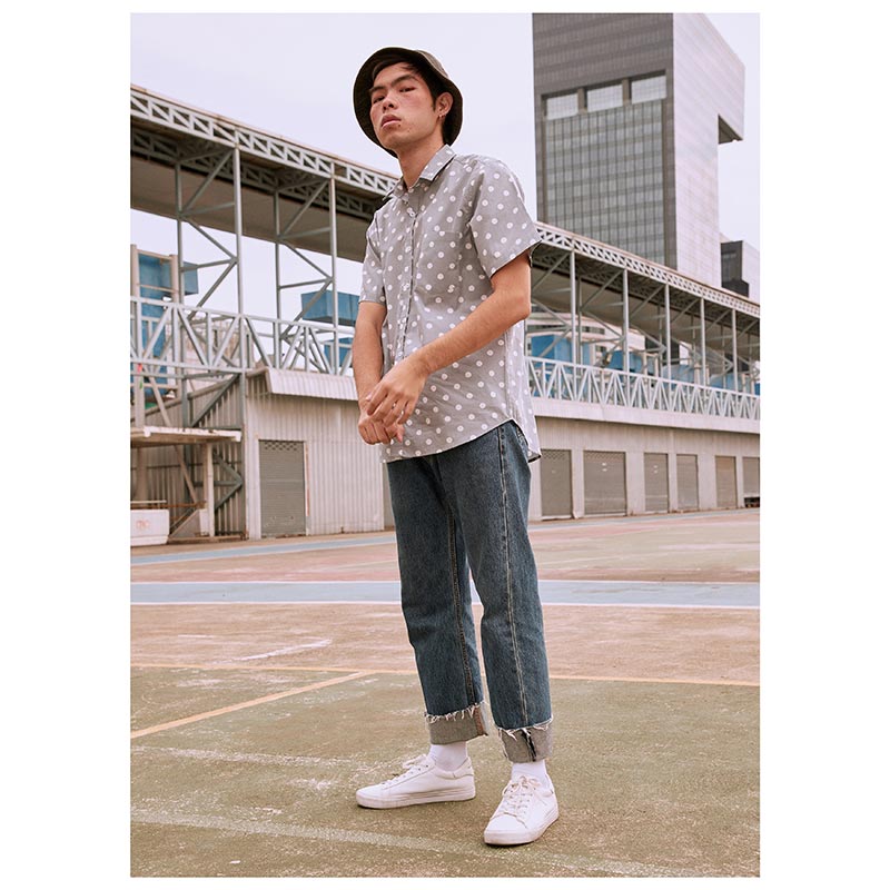 Mr.757 เสื้อเชิ้ตผู้ชายแขนสั้น ลายจุด Polka Dot สีเทาอ่อน - Image 2