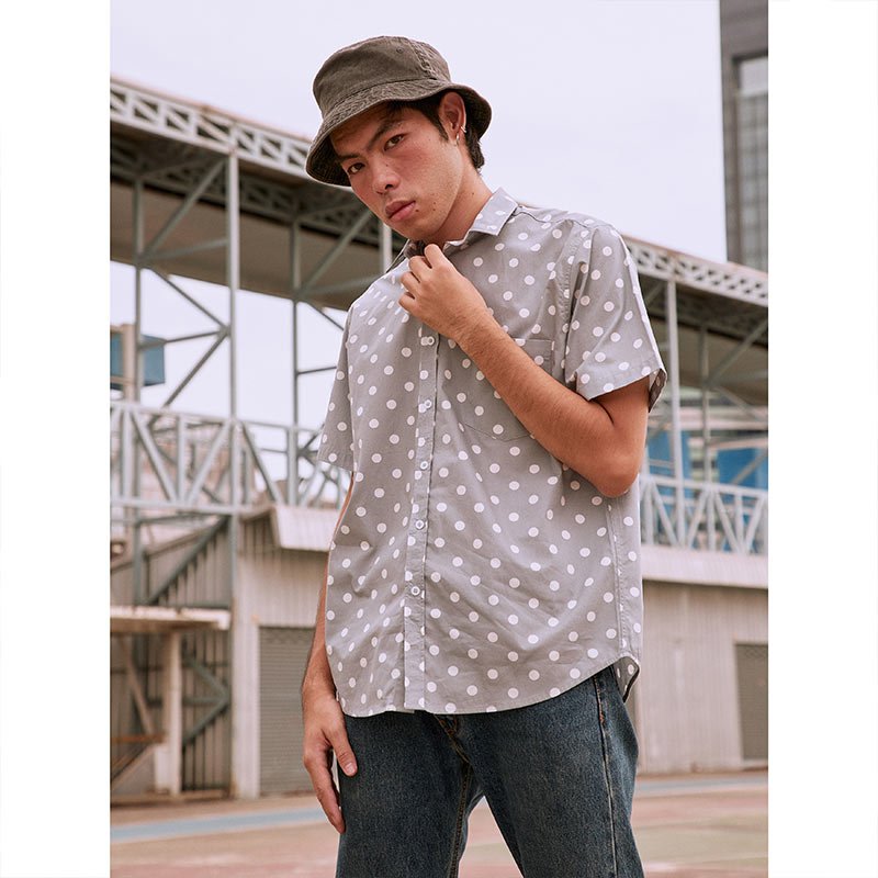Mr.757 เสื้อเชิ้ตผู้ชายแขนสั้น ลายจุด Polka Dot สีเทาอ่อน - Image 5