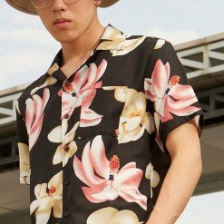 Alternative view of YMS-003 เสื้อเชิ้ตทรงฮาวายผู้ชาย Hawaii Floral สีดำ